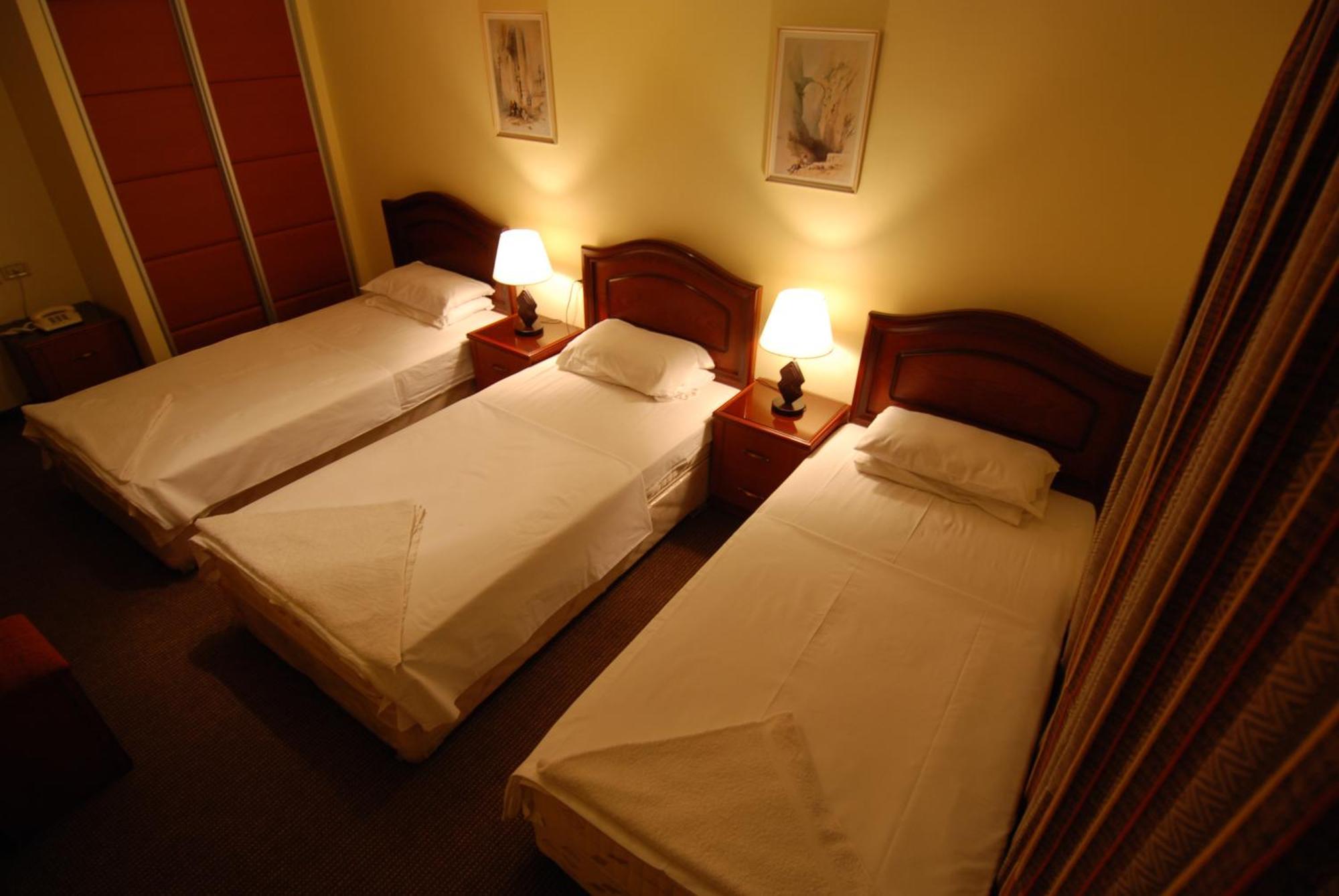 Al Rashid Hotel Wadi Musa Buitenkant foto