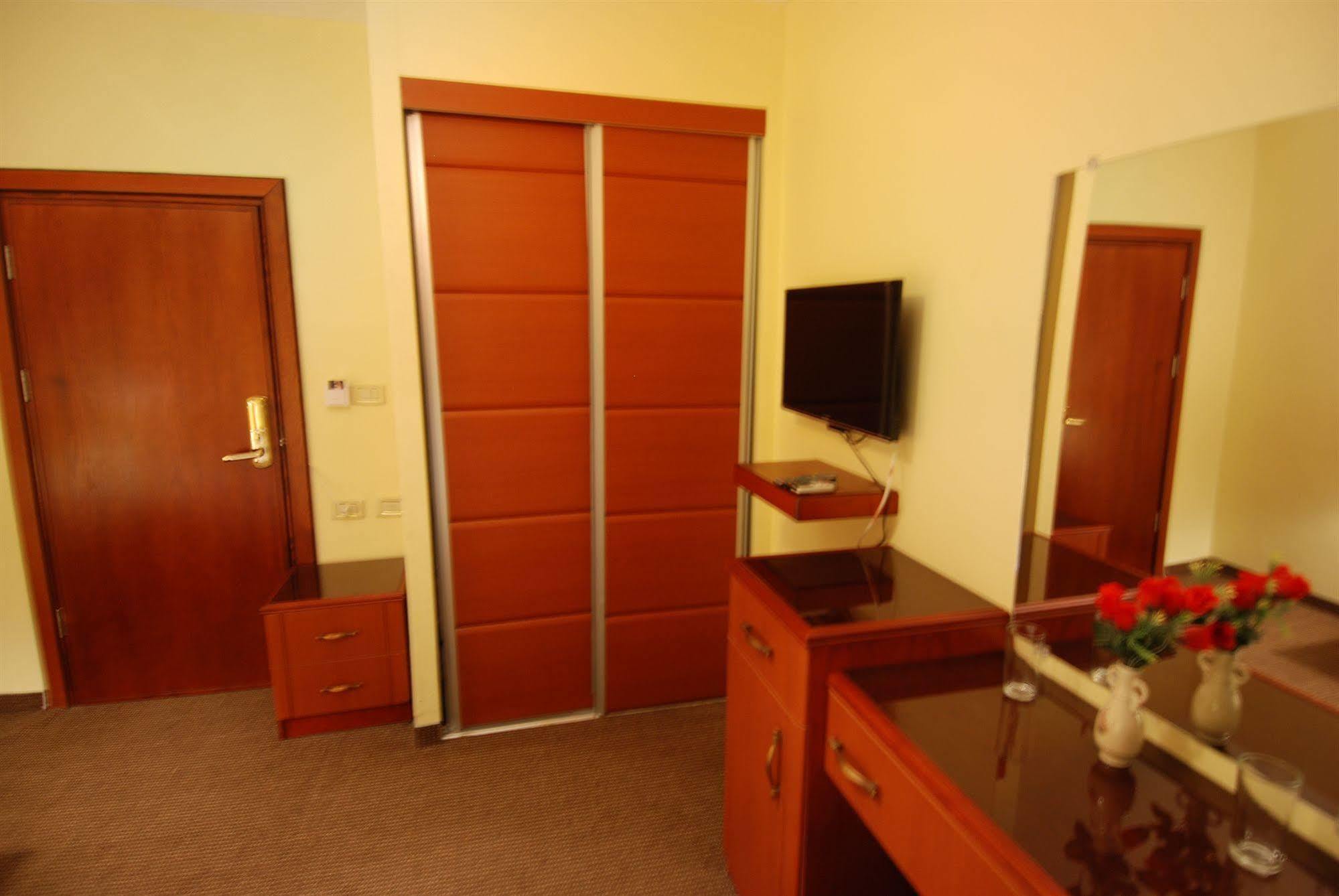 Al Rashid Hotel Wadi Musa Buitenkant foto